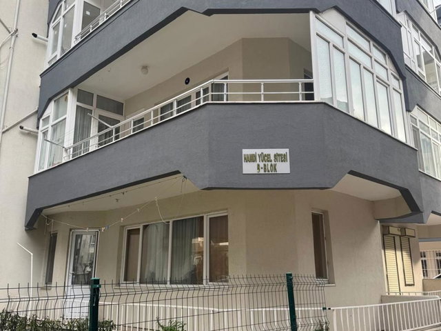 ERDEK YALI MAHALLESI'NDE SITE IÇI SATILIK 2+1 DAIRE