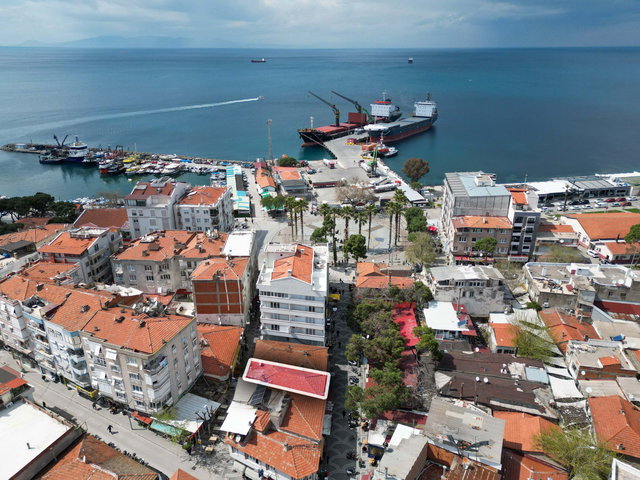 ÇARŞININ KALBINDE SATILIK  3+1 SIRADAN DEGİL TARIHI ATMOSFERI ILE AYRICALIKLI BIR YAPI
