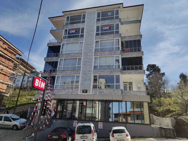 BULANCAK ŞEMSETTIN MAHALLESI’NDE ANA CADDE ÜZERI | DENIZ MANZARALI GENIŞ 3+1 DAIRE