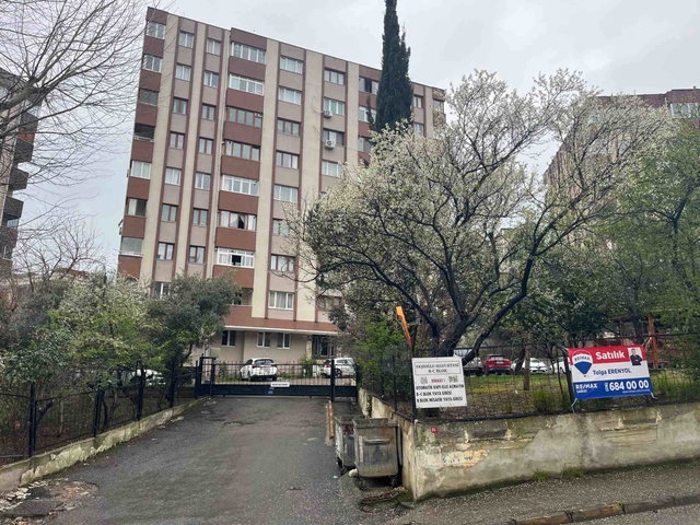 KARTAL YAKACIK EKŞİOĞLU SELVİ SİTESİ'NDE SATILIK 3+1 ARA KAT DAİRE