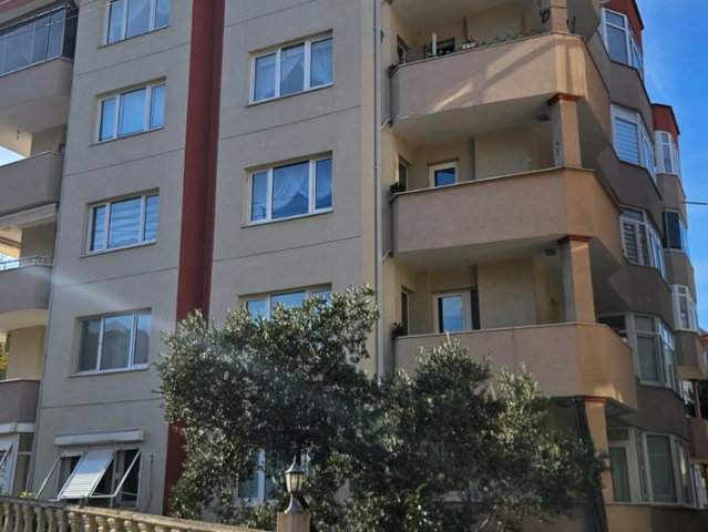 REMAX BEYAZ  ÖMER BEY MAHALLESINDE KIRALIK 3+1 DAIRE