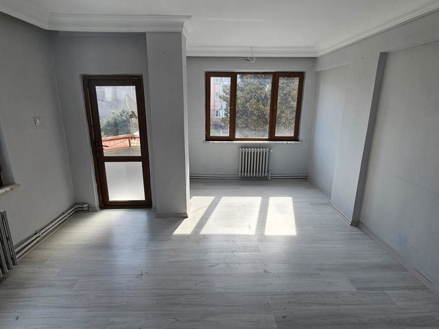 RE/MAX İNCİ'DEN HASAN BASRİ ÇANTAY'DA KİRALIK 3+1  ARA KAT  DAİRE