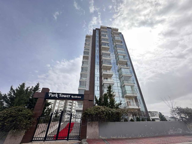 PARK CADDESİ PARK TOWER SİTESİNDE BAKIMLI SATILIK 2+1 DAİRE