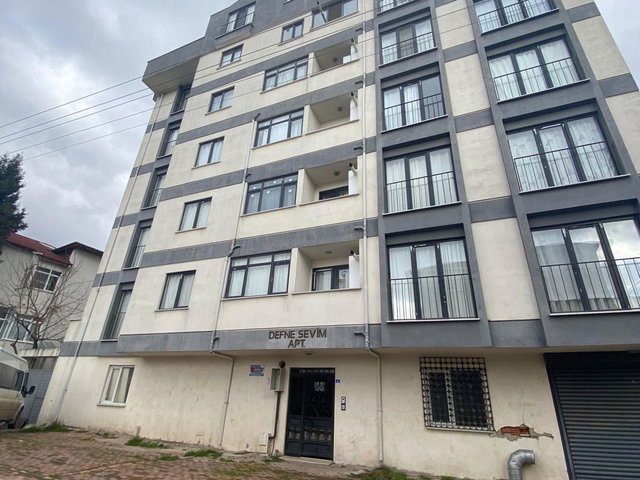 ÇAYIROVA YENİMAHALLE’DE OKUL KARŞISI TERASLI 4+1 ÜST DUBLEKS