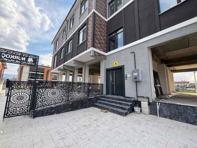 REMAX MAVİ CANSU SOY'DAN HASTANE YAKINI ARA KAT 2+1 SATILIK DAİRE