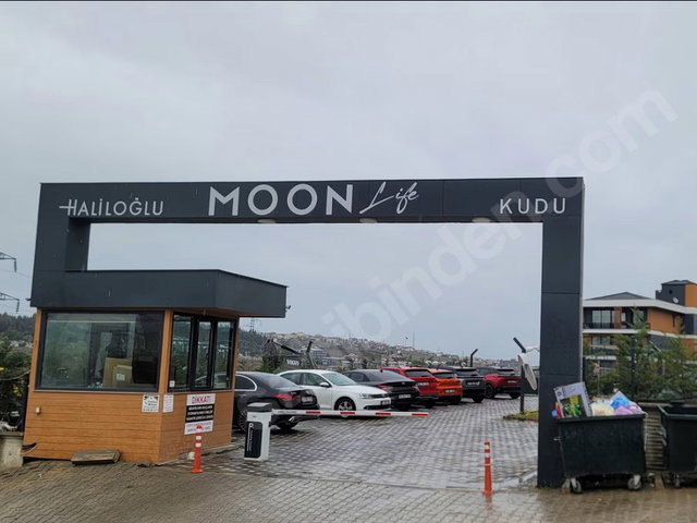 REMAX'TAN YALOVA MERKEZDE SİTE İÇİNDE SATILIK ARAKAT DAİRE