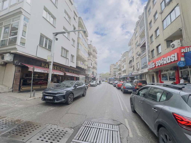 ŞİRİNYER MENDERES CADDESİ ÜZERİ SATILIK 160M2 DAİRE