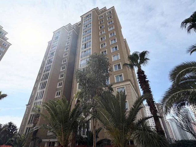 RE/MAX ABC M.SELÇUK KALAY' DAN UPHILL COURT İÇİ YENİLENMİŞ 4+1 KİRALIK BAHÇE KATI ATAŞEHİR