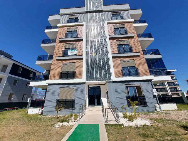 DÖŞEMEALTI DEVLET HAST YAKININ EŞYALI HAVUZLU 2+1GENİŞ KİRALIK DAİRE