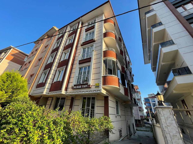 REMAX BEYAZ ÇORLU MUHİTTİN MAHALLESİ 1+1 SATILIK DAİRE
