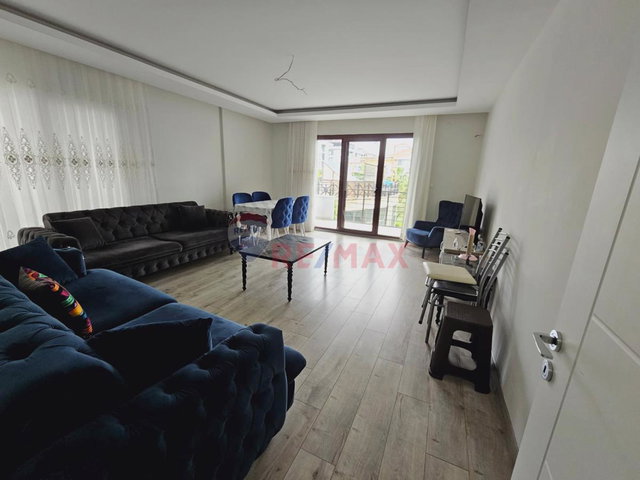 REMAX YALOVA ASUDE VADİ'DE ÖN SIRADA KÖŞE GENİŞ 2+1 SATILIK