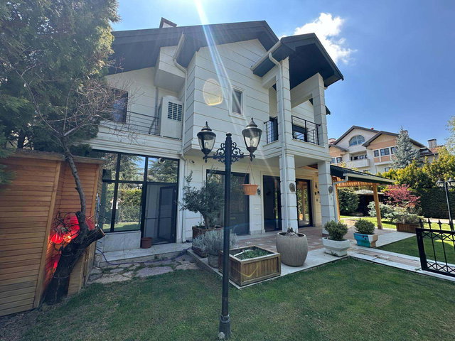 ANGORA EVLERI’NDE MUHTEŞEM PEYZAJLI, ASANSÖRLÜ, 550 M² LÜKS VILLA!