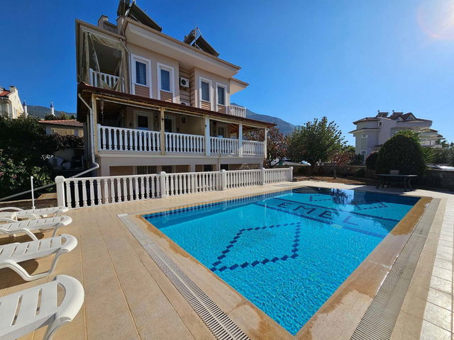 ÖLÜDENİZ OVACIKTA 4+1 DUBLEKS DAİRE