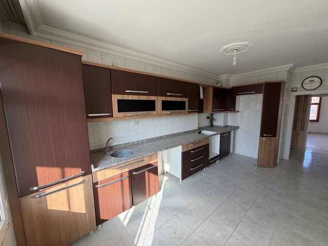REMAX DOĞU'DAN CUMHURİYET MEYDANINA 5 DAKİKA MESAFEDE 3+1 DAİRE!