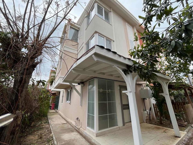 GÜZELOBA ANTALYA KOLEJI EVLERINDE LUX TRIPLEX VILLA