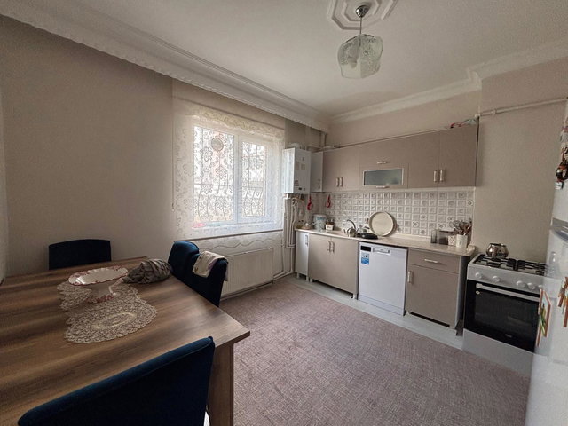 REMAX İLKE'DEN YILDIZKENT'TE FULL YAPILI 2+1 KİRALIK  BODRUM KAT