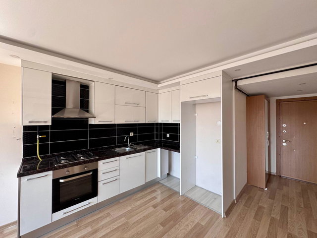 PENDİK METROYA 5 DK FERMAN LIFE SİTESİ FIRSAT 1+1