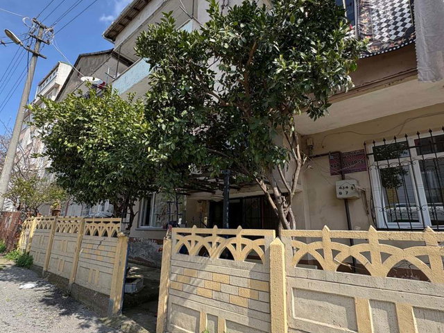 AKSE SAPAĞINA VE ISSIKGÖL CADDESİNE ÇOK YAKIN KULLANIŞLI 2+1 BAHÇELI