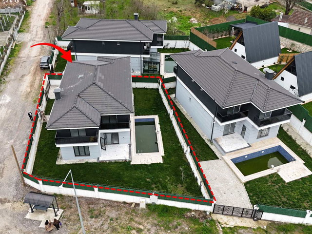 KOCAELİ DERBENT'TE 4+1 MÜSTAKİL HAVUZLU VİLLA