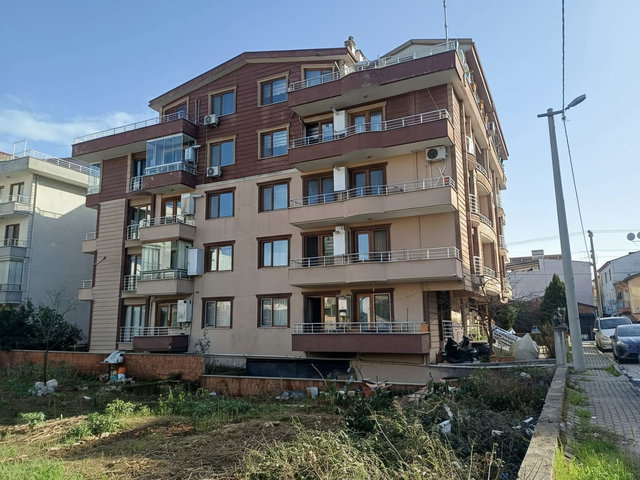 İSMETPAŞA MAHALLESINDE GENIŞ 5+1 DUBLEKS KÖŞE DAIRE