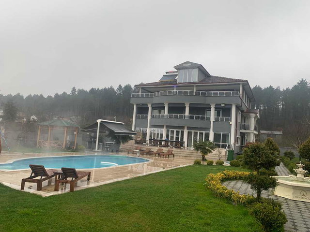 DÜZCE ÜÇKÖPRÜ MEVKİİNDE 9+2 YÜZME HAVUZLU LÜKS VİLLA