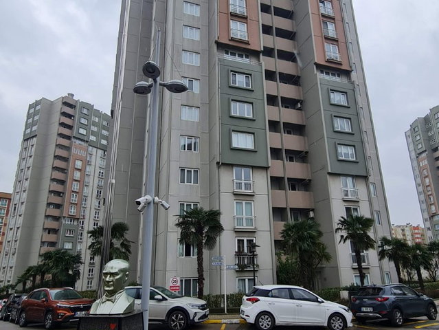 SOYAK SİTESİNDE FİNANSKENTE KOMŞU 3+1 OTURUMLUK TADİLATLI OTOPARKLI DAİRE