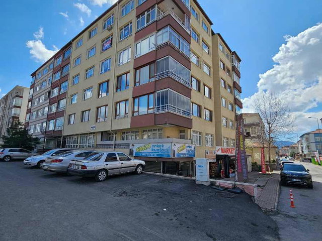 KASKI KARŞISIN'DA 3+1 SATILIK DAIRE