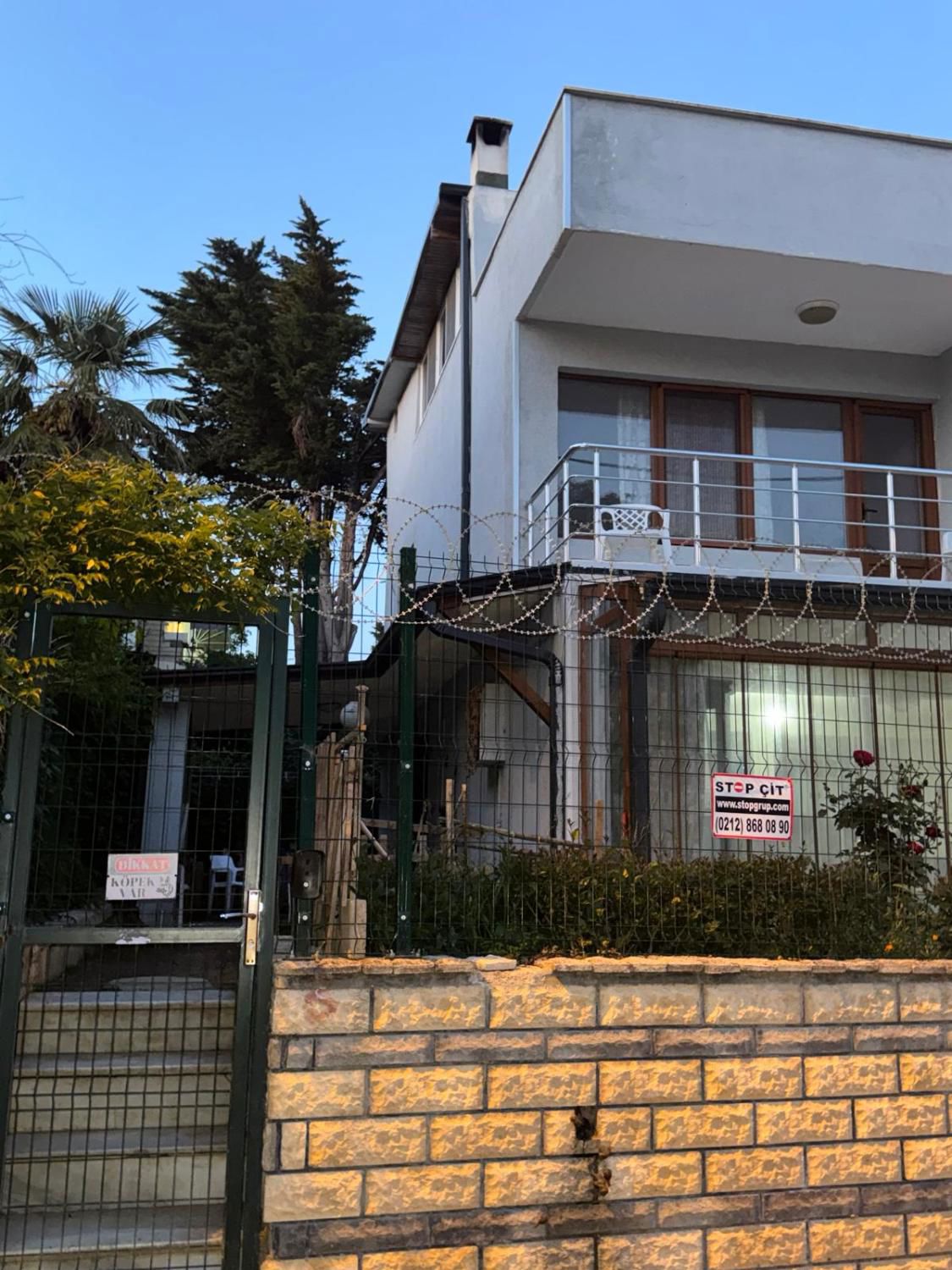 SİLİVRİ PARKKÖYDE SATILIK 2.5 KATLI BAHÇELİ DUBLEKS VİLLA
