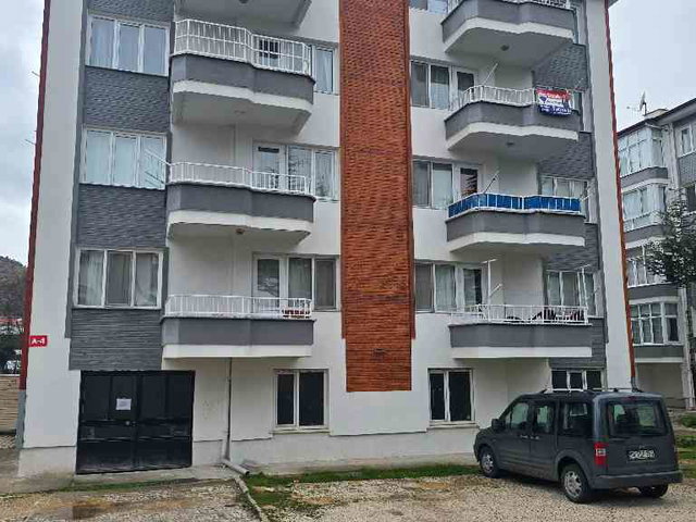 SELÇUKLU MAHALLESİNDE SATILIK 3+1 ,ARA KAT,AFJETLİ DAIRE