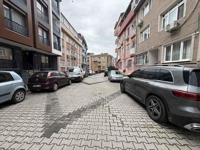 ÜSKÜDAR MURAT REİS’TE KİRALIK EŞYALI 1+1 | BAHÇE TERASLI | METROYA 500 METRE