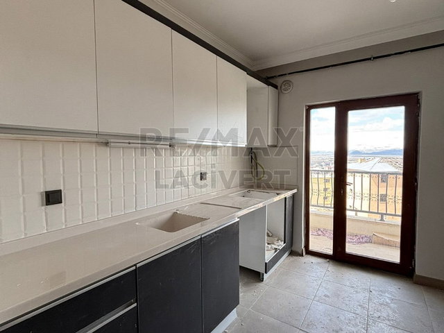 RE/MAX LACİVERT'TEN HİLALKENT TOKİLER'DE KİRALIK 3+1 SIFIR DAİRE