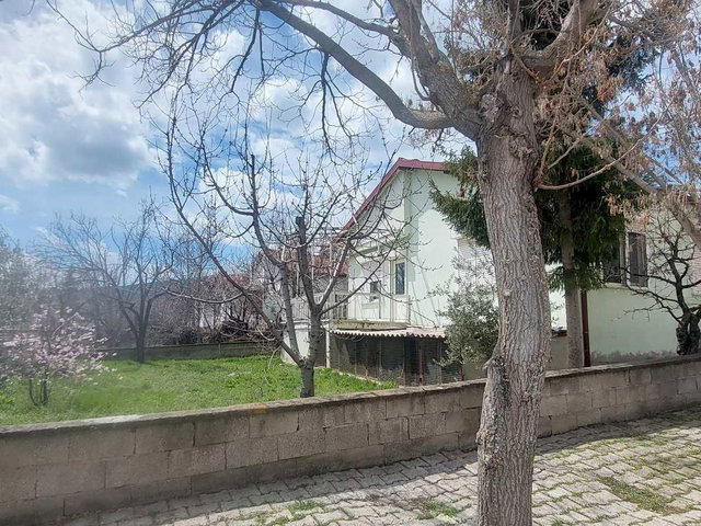 ISPARTA MEKEZDE SATILIK KÖŞEBAŞI MÜSTAKİL EV