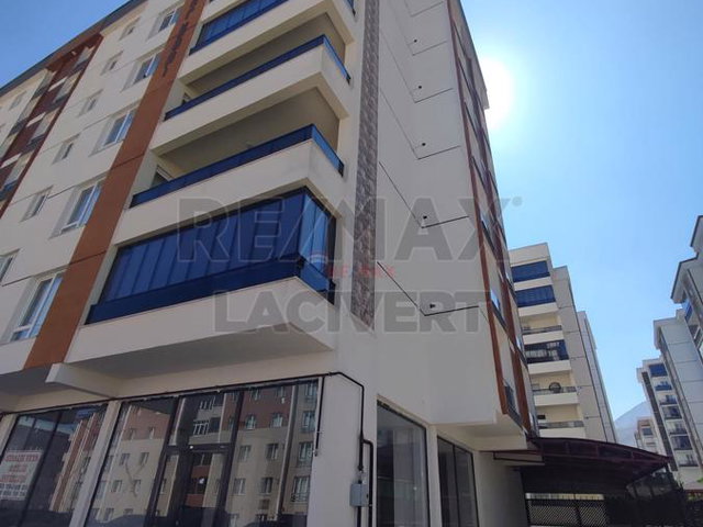 RE/MAX LACIVERT'TEN YILDIZKENT'TE KİRALIK ULTRA LÜKS 4+1 DAIRE