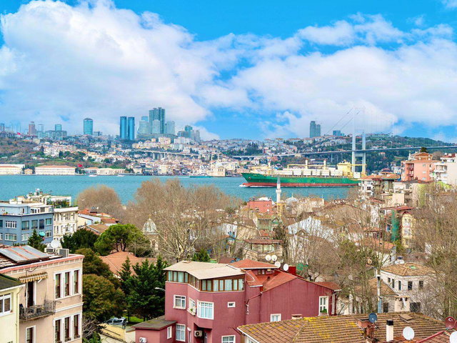 BOĞAZ’IN KALBİNDE KUZGUNCUK MERKEZ 'DE FULL BOĞAZ MANZARALI TERASLI 2+1 SATILIK DAİRE