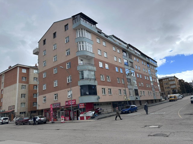 REMAX İLKE'DEN ŞÜKRÜPAŞA'DA 3+1 SATILIK DAİRE