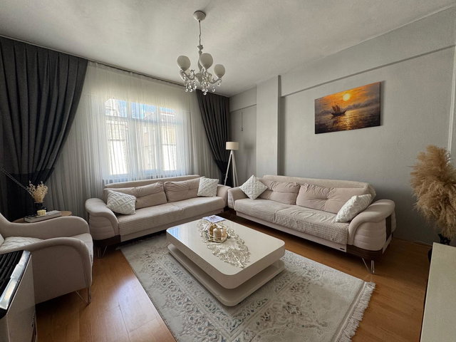 KÜÇÜKÇEKMECE YEŞİLOVA MAH. SATILIK 2+1 DAİRE