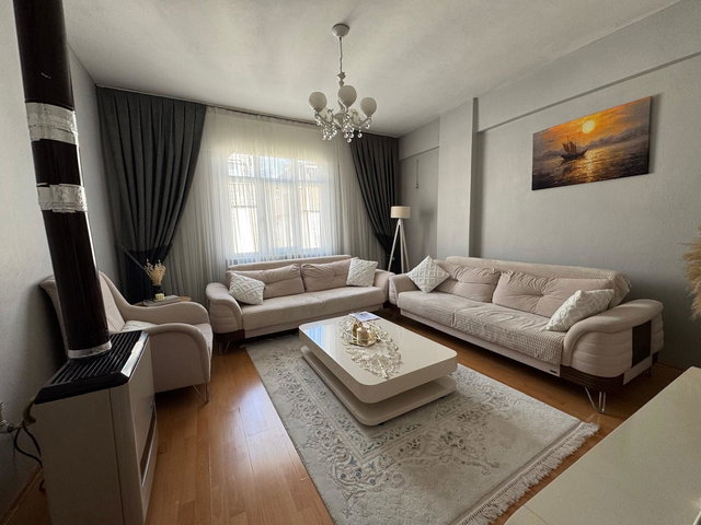 KÜÇÜKÇEKMECE YEŞİLOVA MAH. SATILIK 2+1 DAİRE