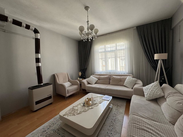 KÜÇÜKÇEKMECE YEŞİLOVA MAH. SATILIK 2+1 DAİRE