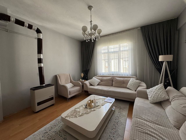 KÜÇÜKÇEKMECE YEŞİLOVA MAH. SATILIK 2+1 DAİRE