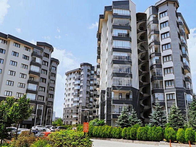 YAŞAMKENT MERKEZDE SATILIK 4+1 DAİRE