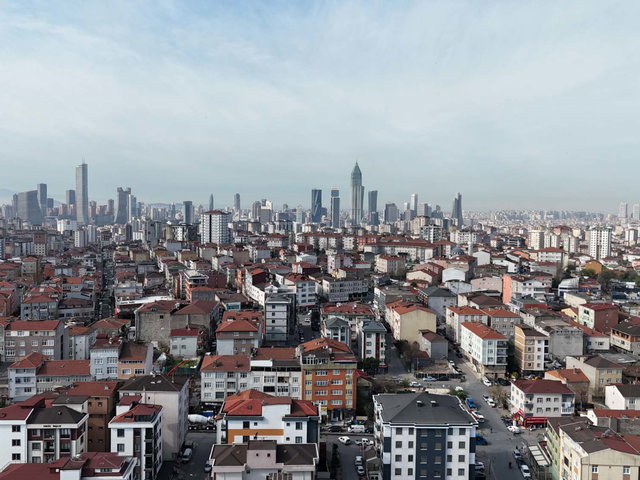 ÜMRANİYE IHLAMURKUYU'DA SATILIK ARA KAT 3+1 DAİRE