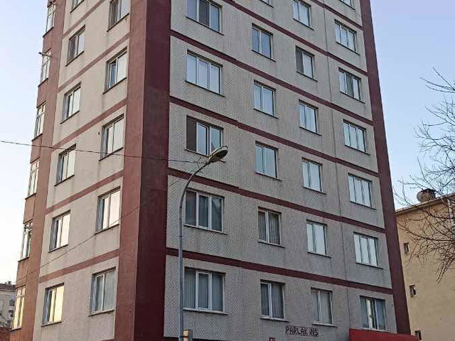 İÇERENKÖY'DE MERKEZİ KONUMDA, METROYA YAKIN 3+1 GENİŞ DAİREFAVORILERIME EKLEYAZDIRFACEBOOK ILE PAYL