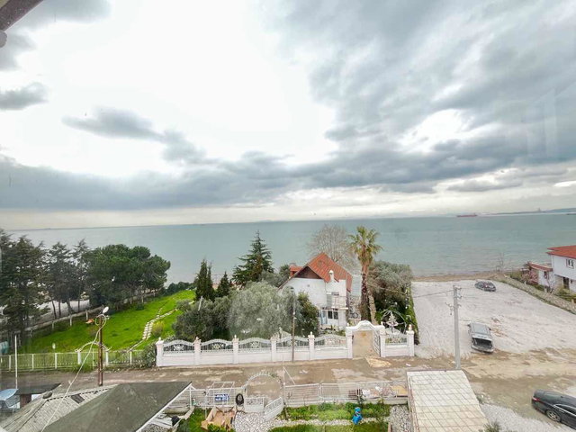 YALOVA ÇİFTLİKKÖY'DE DENİZE SIFIR YATIRIMLIK DAİRE