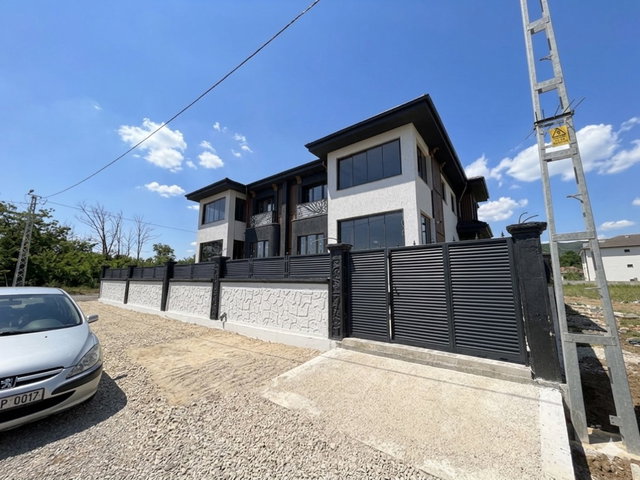 REMAX DEM'DEN ÇUKURKUYUDA 7+1  SATILIK İKİZ VİLLA