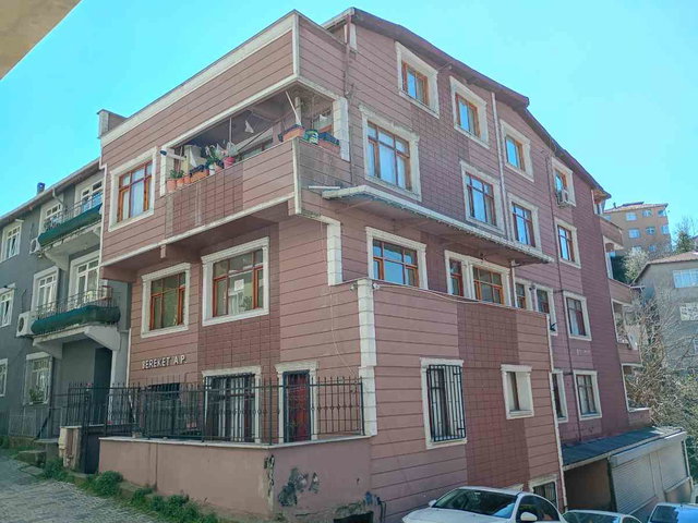 REMAX MASADAN ÜSKÜDAR BEYLERBEYİ KÜPLÜCEDE FERAH 2+1 KİRALIK