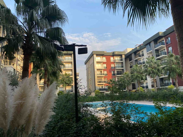 TORBALI ESEN 11 SITESI ACİL SATILIK HAVUZ CEPHELI 1+1