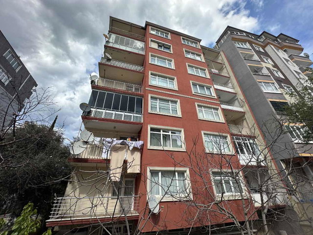 PRESTİJLİ KONUMDA, SAHİLE YÜRÜME MESAFESİNDE 3+1 DAİRE