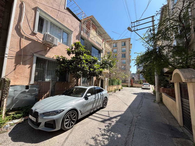 BUCA KOOP MAHALLESI'NDE KIRALIK 3+1 GENIŞ DAIRE