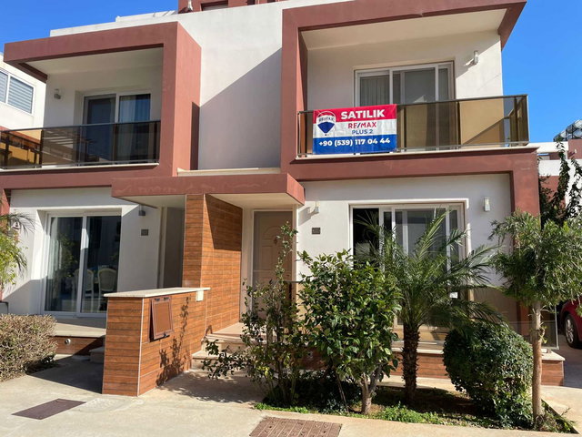 İSKELE, ROYAL SUN SİTESİNDE 2+1 İKİZ VİLLA , KREDİYE UYGUN .( KİRACILI , AYLIK 700 GBP KİRA GETİRİ