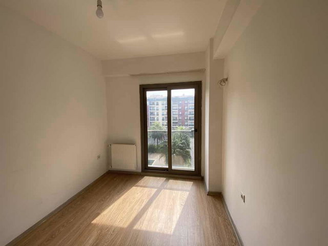 TORBALI YEDİEYLÜL MAH SATILIK HAVUZ CEPHE 1+1 ARA KAT LÜKS DAİRE